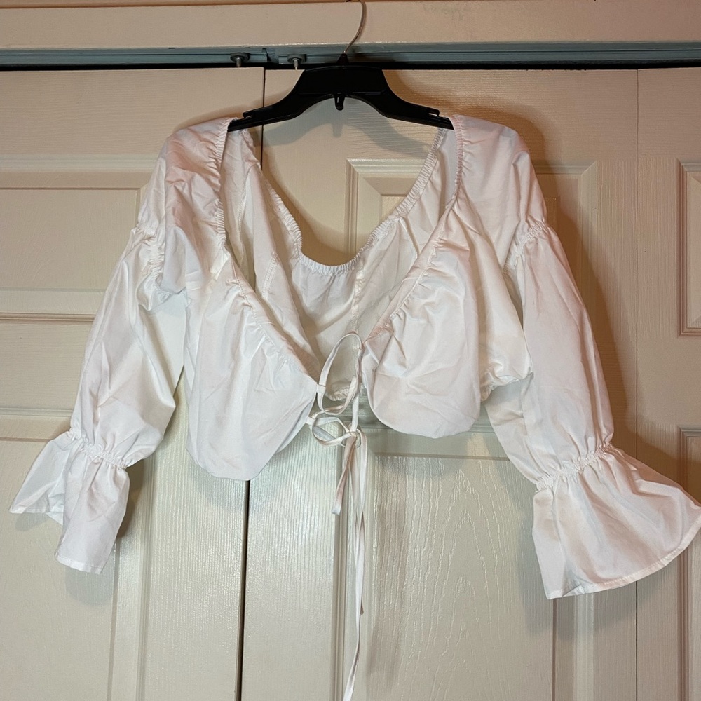 Flounce Sleeved Lace Up Crop Top
